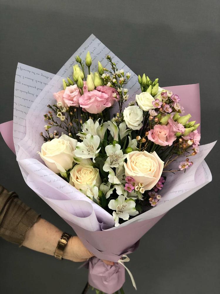 Букет цветов из: Альстромерии, Розы и Лизиантусы в Эльбрусский