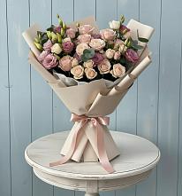 Букет цветов из:  Розы и Лизиантусы в Эльбрусский