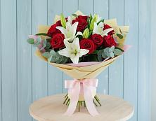 Букет цветов из:  Лилии и Розы в Эльбрусский
