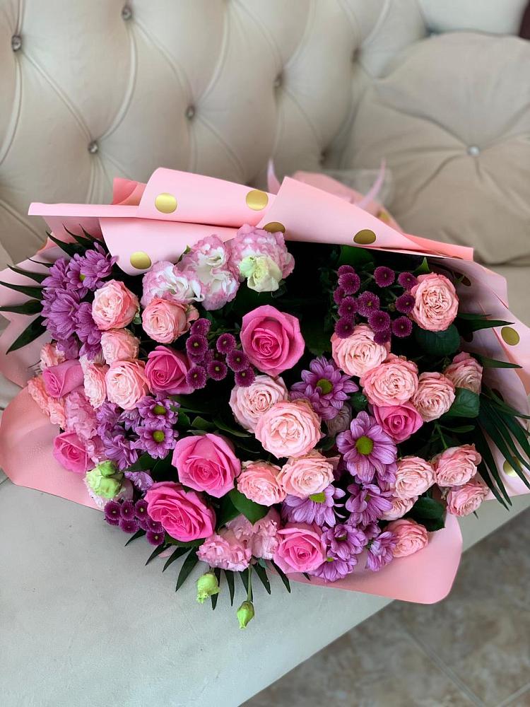 Букет цветов из: Хризантемы, Розы и Лизиантусы в Эльбрусский