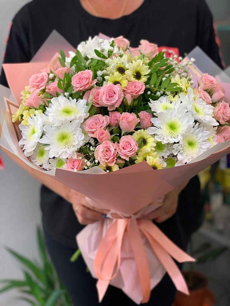 Букет цветов из: Розы и Хризантемы в Эльбрусский