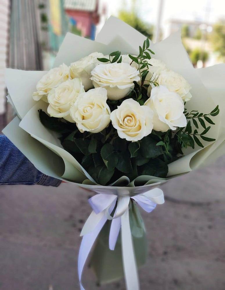 Букет Белые розы Проуд в Эльбрусский