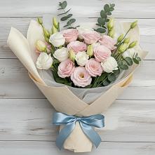 Букет цветов из:  Лизиантусы #REPLACE_PRED# Эльбрусский