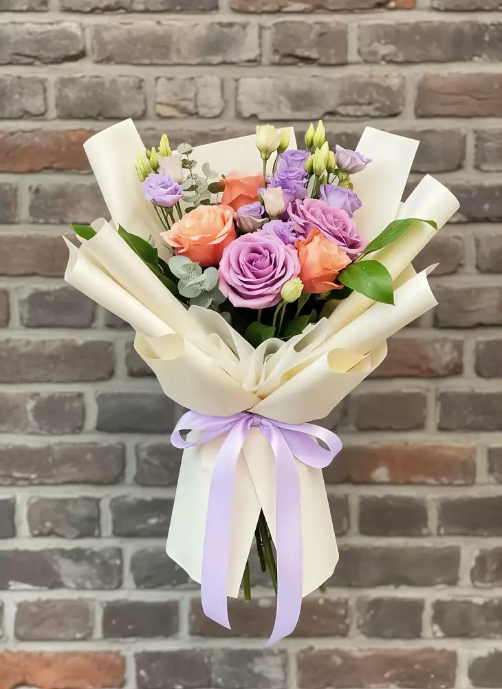 Букет цветов из: Лизиантусы и Розы в Эльбрусский