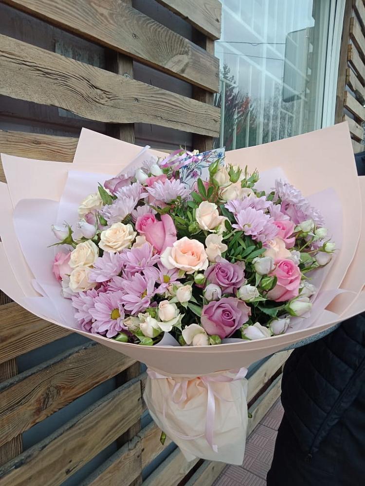 Букет цветов из: Розы и Хризантемы в Эльбрусский