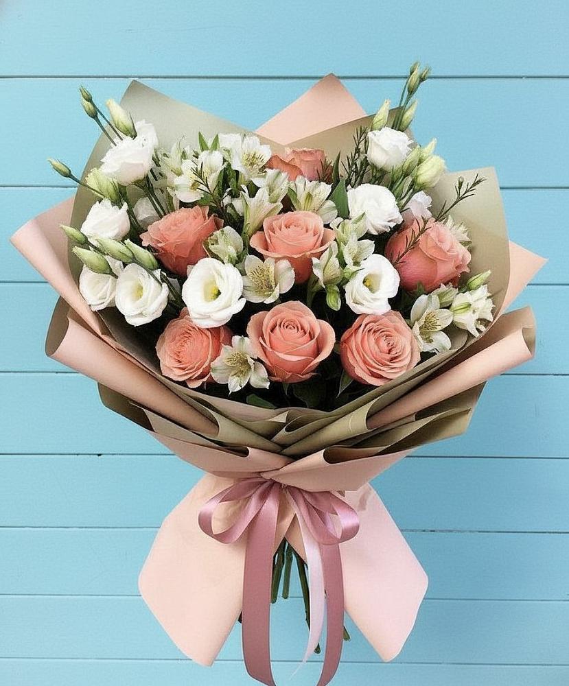 Букет цветов из: Розы, Альстромерии и Лизиантусы в Эльбрусский