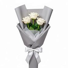 Букет 3 белые розы в Эльбрусский