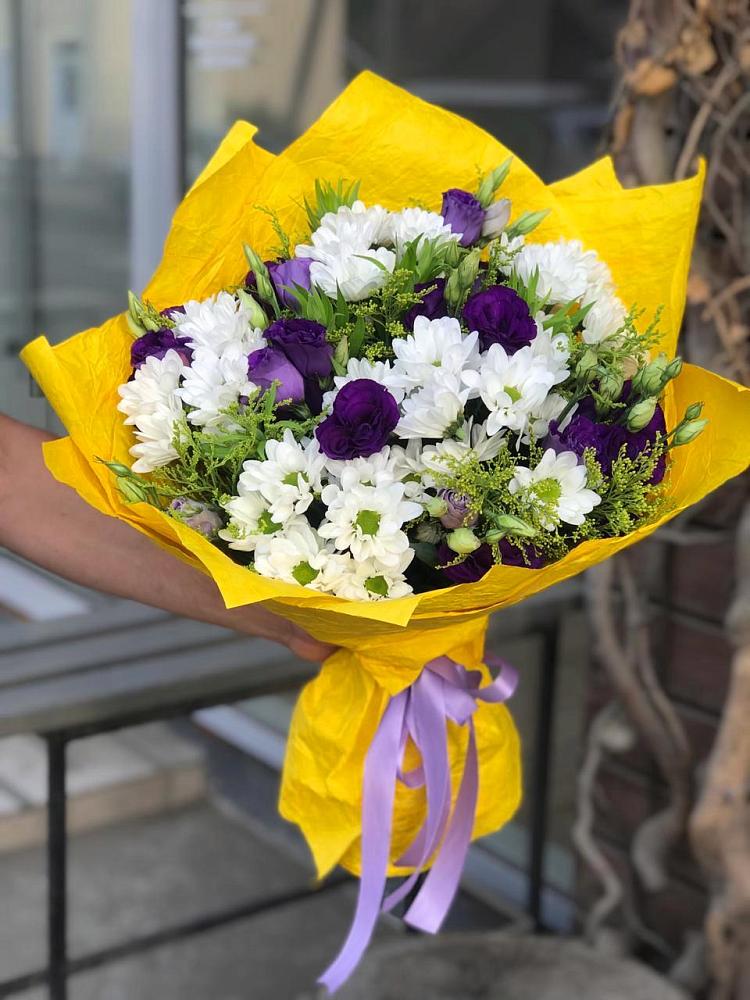 Букет цветов из: Ирисы, Хризантемы и Ромашки в Эльбрусский