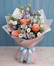 Букет цветов из:  Лизиантусы, Розы, Альстромерии и Гипсофила в Эльбрусский