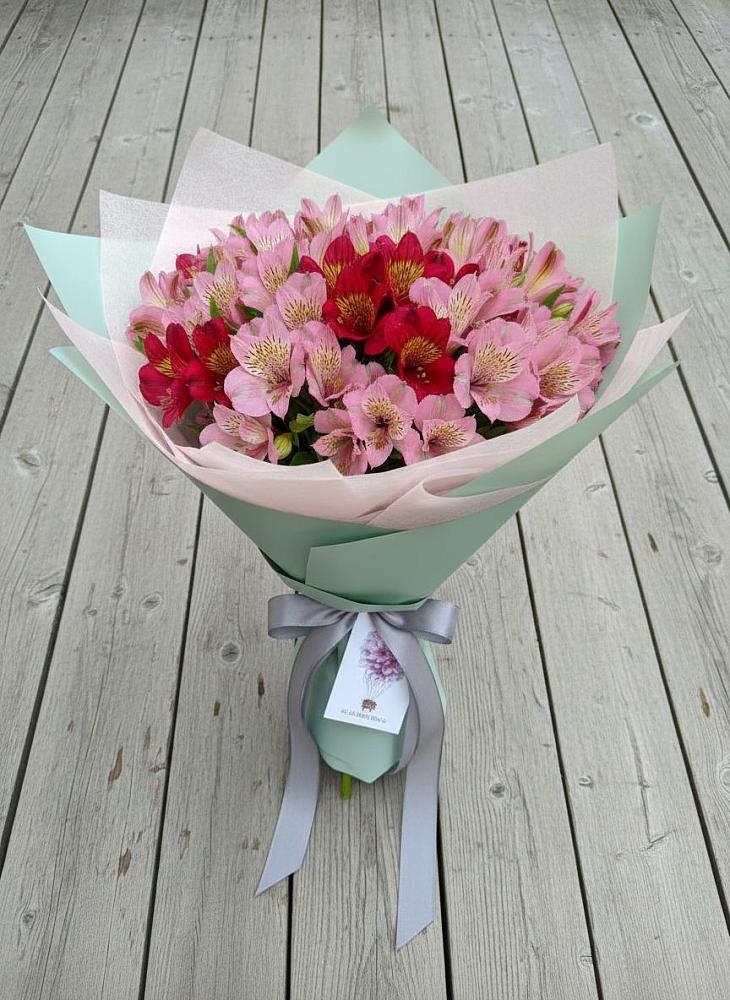 Букет цветов из: Альстромерии в Эльбрусский
