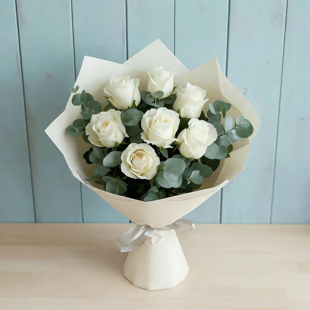 Букет Белые розы в Эвкалипте в Эльбрусский