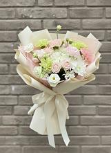 Букет цветов из:  Гвоздики, Розы, Лизиантусы и Хризантемы в Эльбрусский