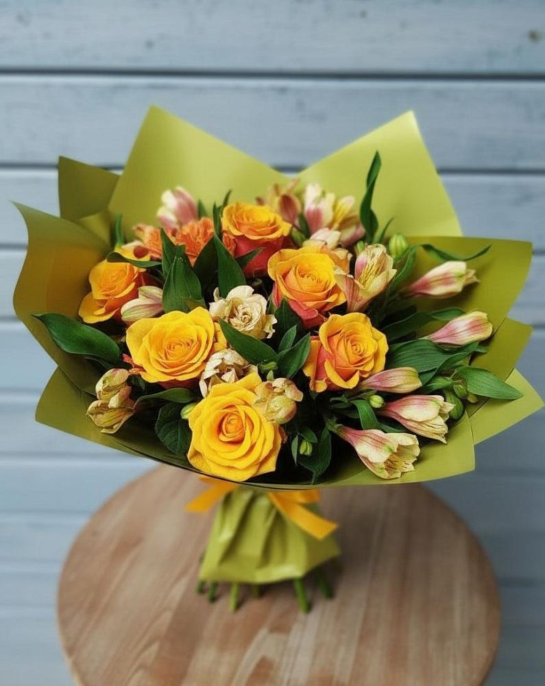 Букет цветов из: Альстромерии и Розы в Эльбрусский