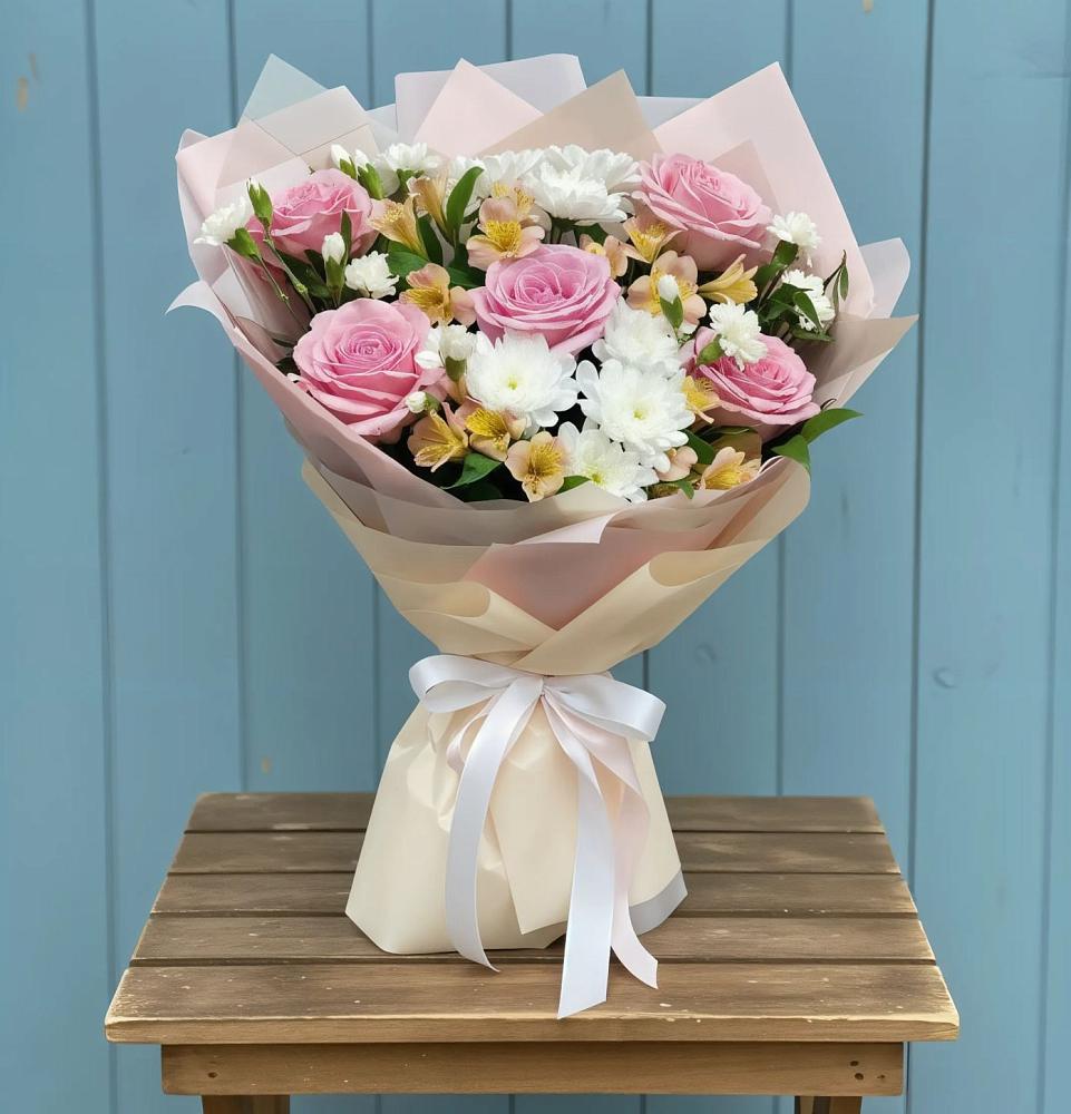 Букет цветов из: Гвоздики, Орхидеи и Розы в Эльбрусский