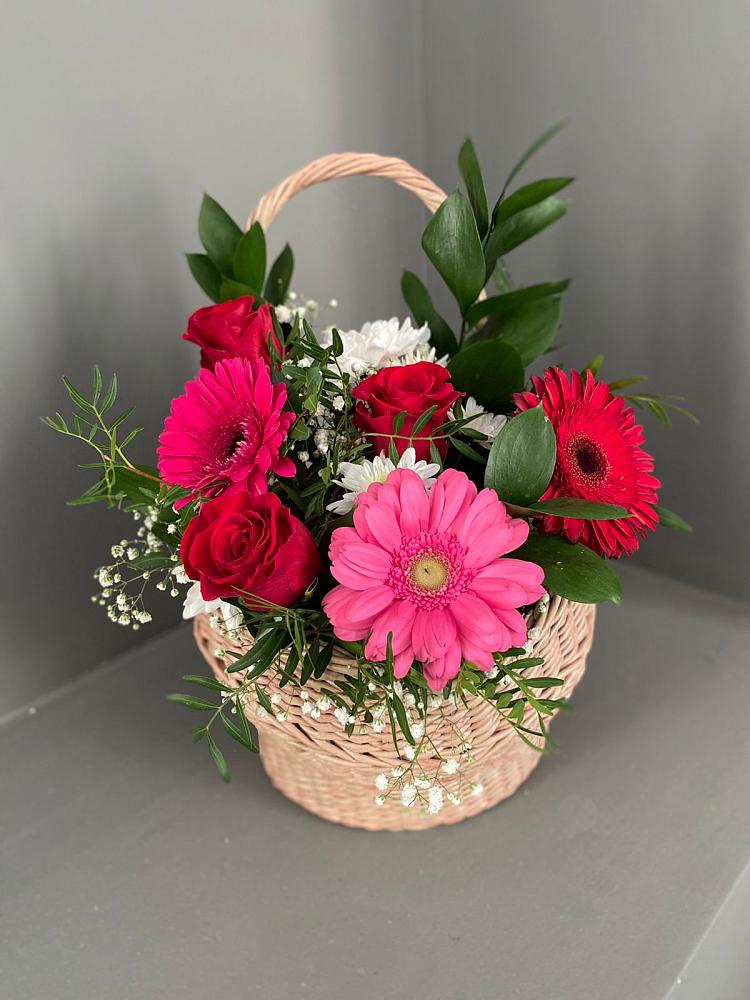 Цветочная композиция из Розы, Хризантемы и Герберы в корзине в Эльбрусский