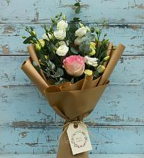 Букет цветов из:  Розы и Лизиантусы в Эльбрусский
