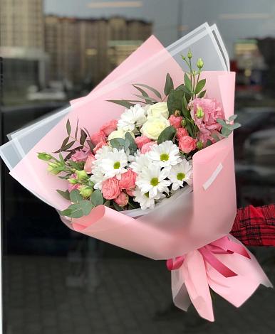 Букет цветов из: Розы, Лизиантусы и Хризантемы в Эльбрусский