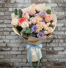 Букет цветов из:  Розы, Лизиантусы и Гвоздики в Эльбрусский