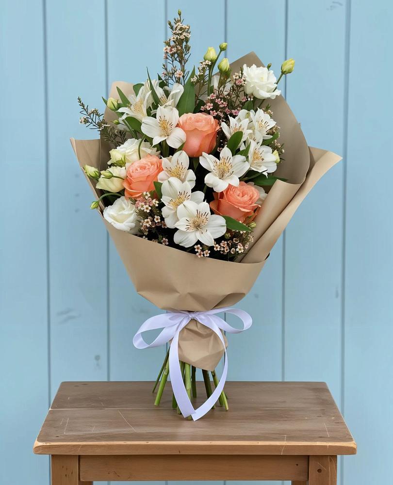 Букет цветов из: Альстромерии, Лизиантусы, Розы и Хризантемы в Эльбрусский